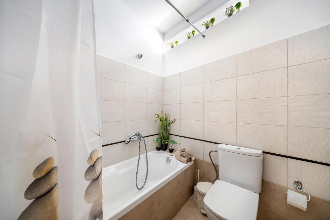 Luxury Town Center Suite Apt A2 Candia Esterno foto